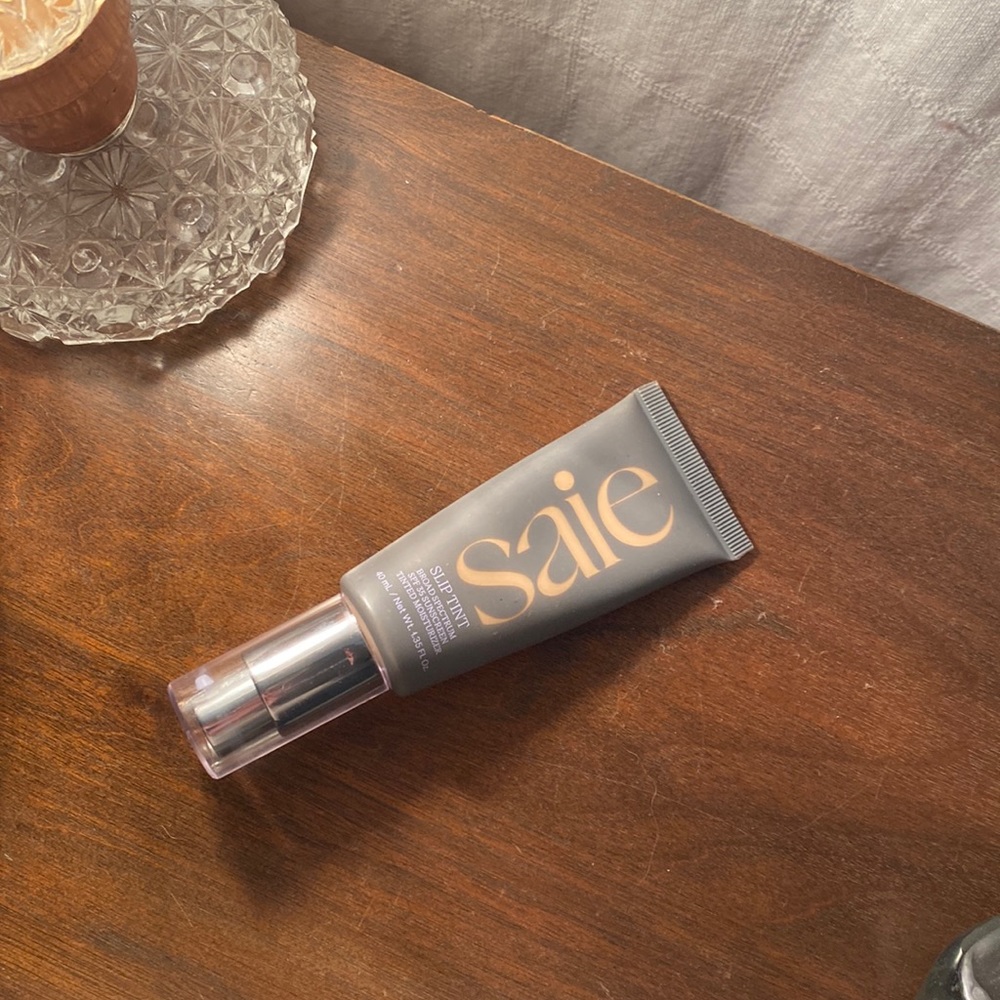 SAIE Beauty Slip Tiny in shade Three
